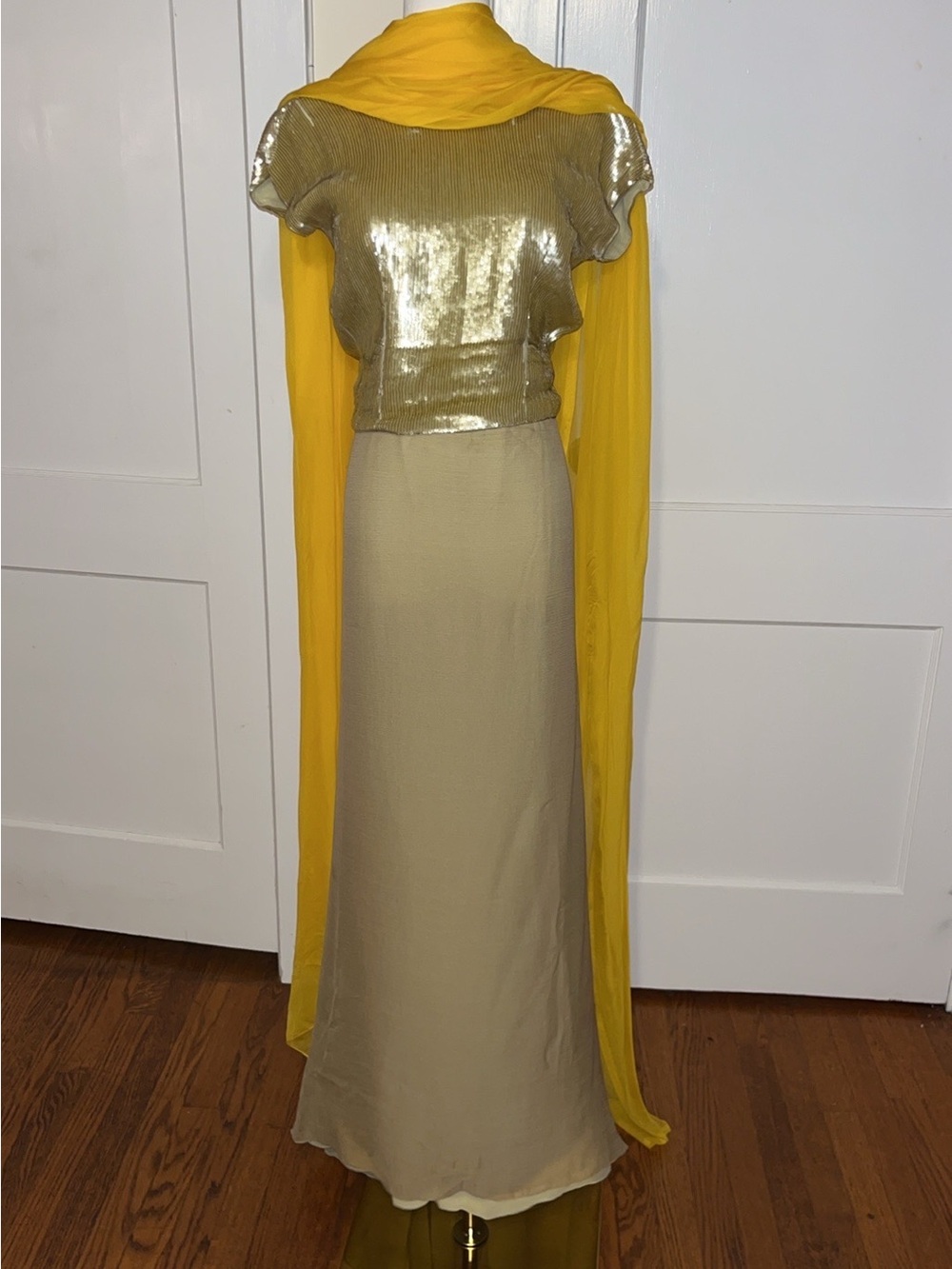 Oscar de la Renta Archival Runway 3-Piece Celadon Sequin Silk Gown Yellow shawl